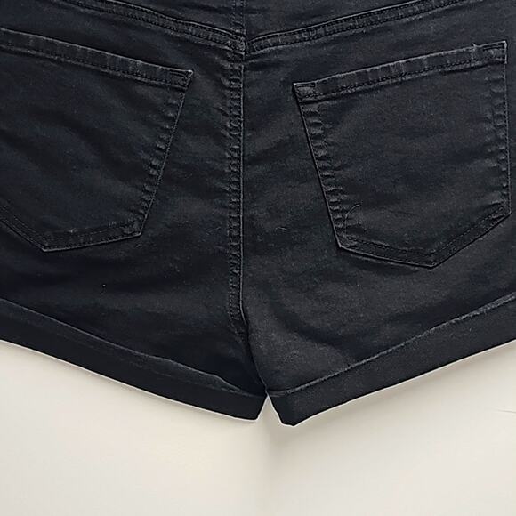 Forever 21 Womens Solid Black Short Shorts Cuffed Hemline 5 Pockets Size 29 - Picture 6 of 8